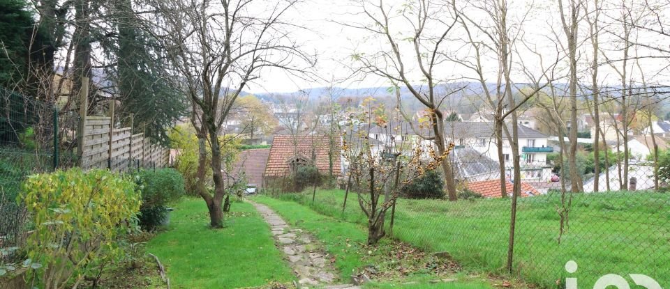 Traditional house 3 rooms of 70 m² in Saint-Rémy-lès-Chevreuse (78470)