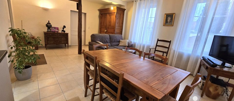 House 5 rooms of 105 m² in Saint-André-les-Vergers (10120)