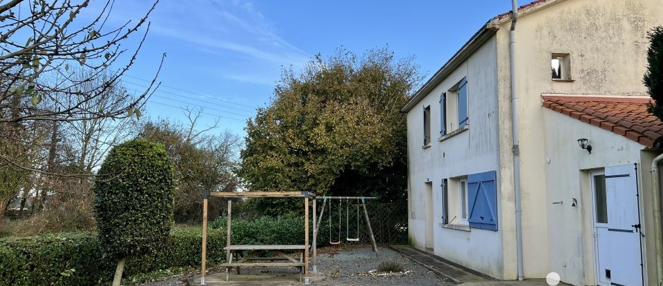 Maison 5 pièces de 124 m² à Saint-Pierre-du-Chemin (85120)