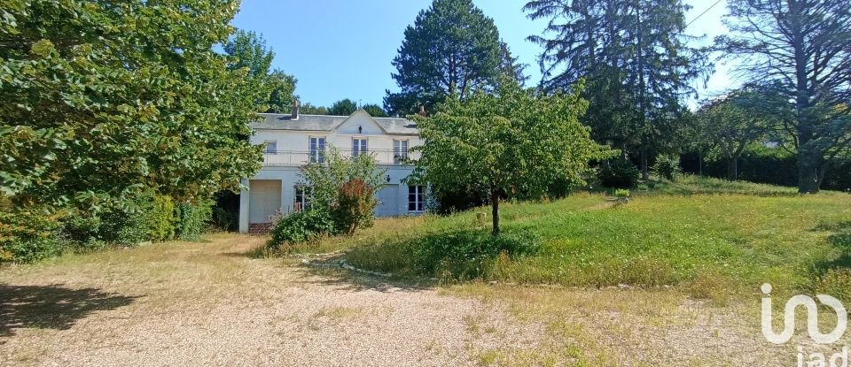 Traditional house 6 rooms of 180 m² in Chinon (37500)