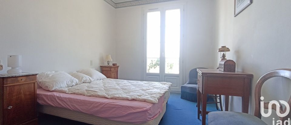 Traditional house 6 rooms of 180 m² in Chinon (37500)