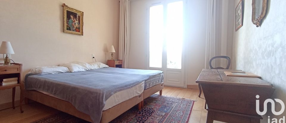 Traditional house 6 rooms of 180 m² in Chinon (37500)