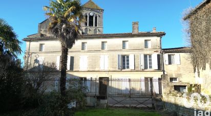 Maison de village 8 pièces de 246 m² à Mérignac (16200)