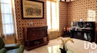 Village house 8 rooms of 246 m² in Mérignac (16200)