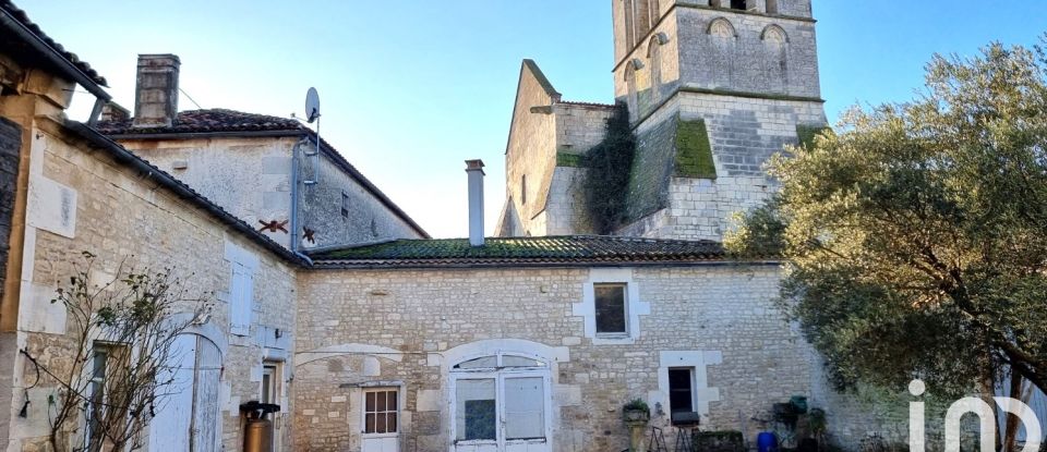 Village house 8 rooms of 246 m² in Mérignac (16200)