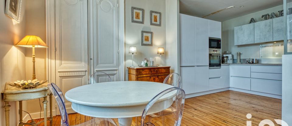 Appartement 5 pièces de 136 m² à Bordeaux (33300)