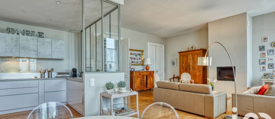 Appartement 5 pièces de 136 m² à Bordeaux (33300)