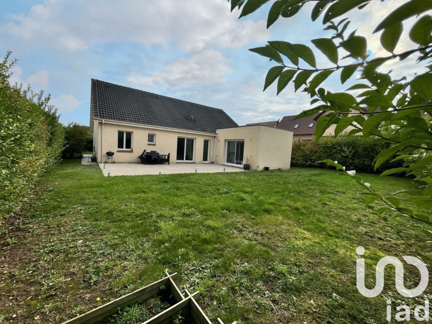 Traditional house 6 rooms of 125 m² in Pont-de-l'Arche (27340)