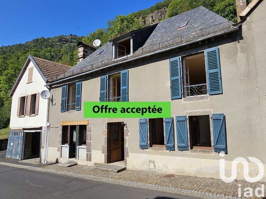 Maison de village 2 pièces de 40 m² à - (15380)