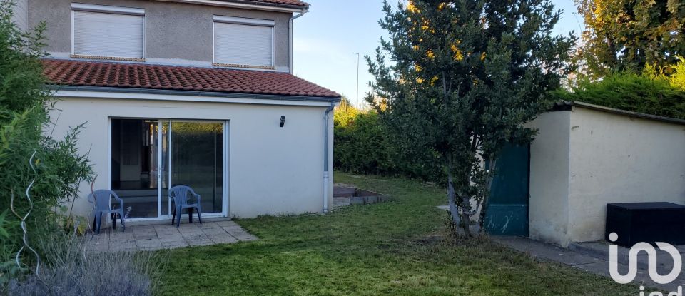 House 6 rooms of 126 m² in Clermont-Ferrand (63100)