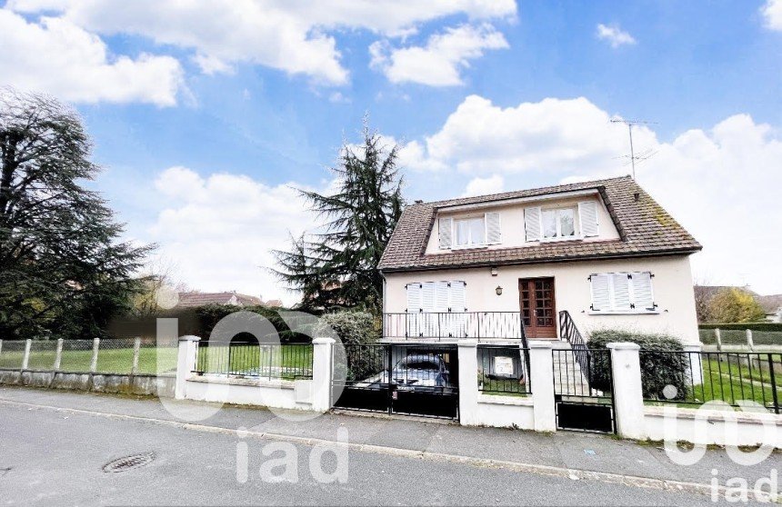 Town house 4 rooms of 105 m² in Faremoutiers (77515)