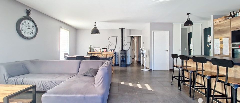 Maison 4 pièces de 101 m² à Fargues-Saint-Hilaire (33370)