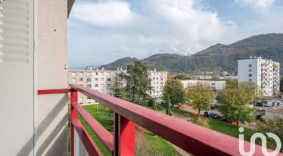 Appartement 3 pièces de 49 m² à Saint-Martin-d'Hères (38400)