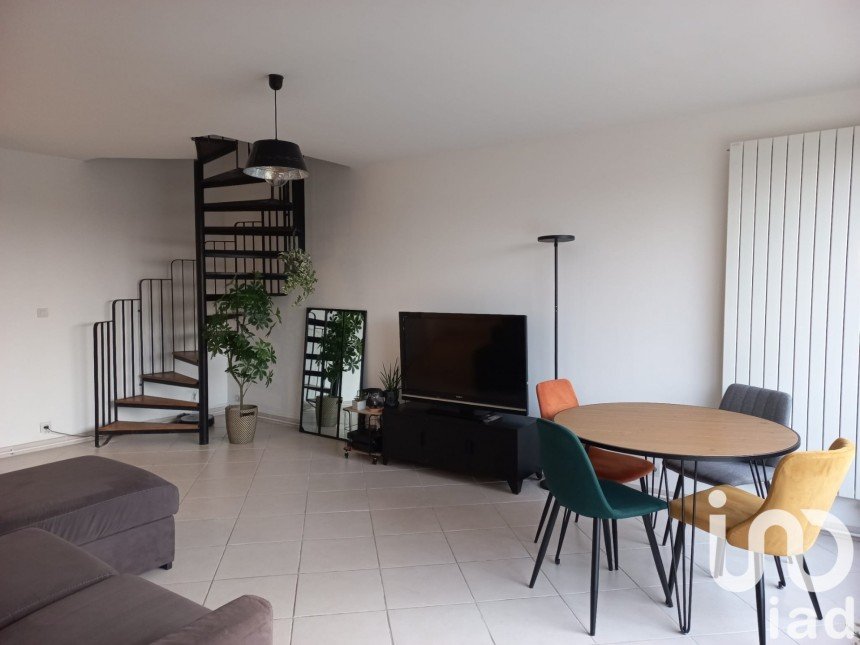 Duplex 4 rooms of 76 m² in Bondoufle (91070)