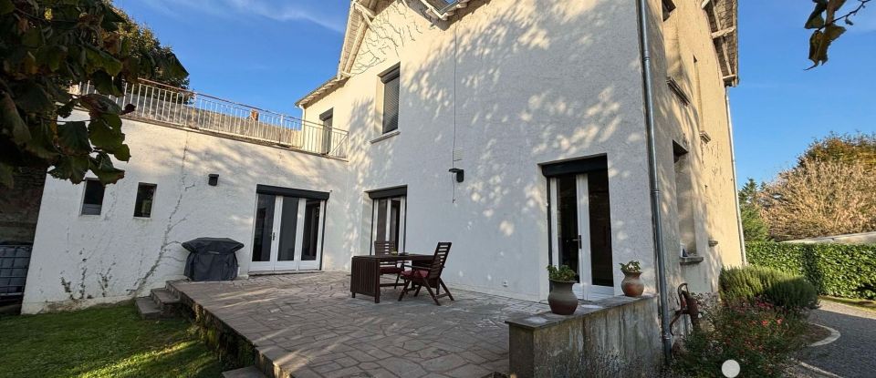 Mansion 6 rooms of 158 m² in Les Ormes (86220)