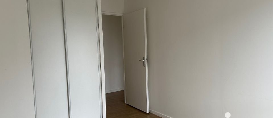 Apartment 3 rooms of 71 m² in Douai (59500)