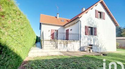 Maison traditionnelle 7 pièces de 196 m² à Liniers (86800)