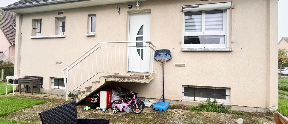 Maison traditionnelle 6 pièces de 130 m² à Saint-Ouen-de-Thouberville (27310)