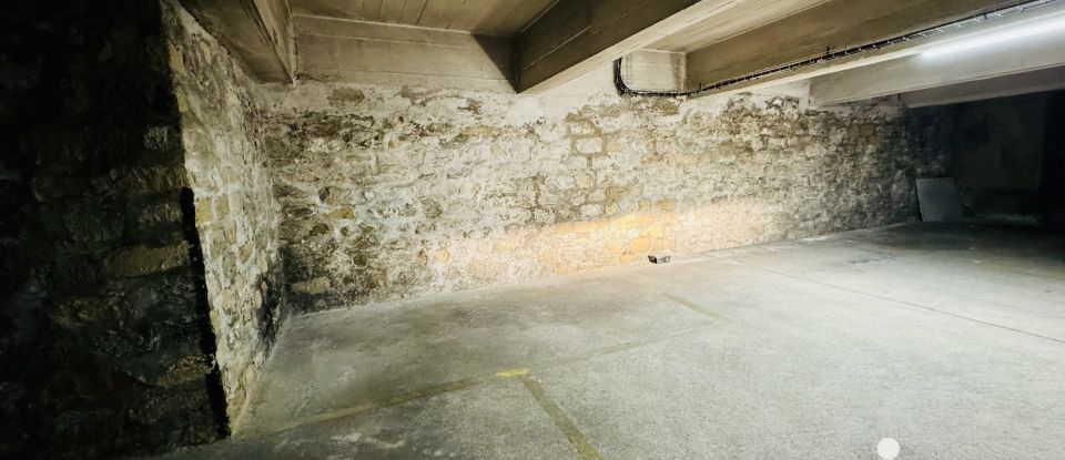 Parking/garage/box de 20 m² à Saint-Mandé (94160)