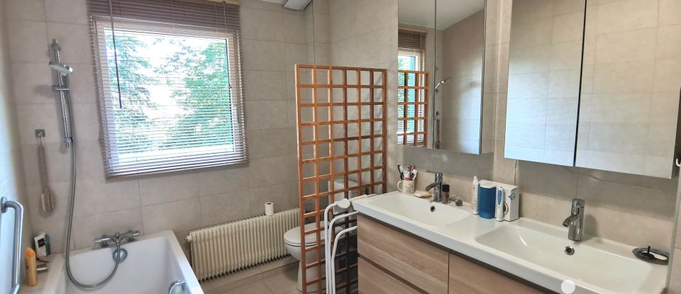 Maison 10 pièces de 265 m² à Verneuil-sur-Seine (78480)