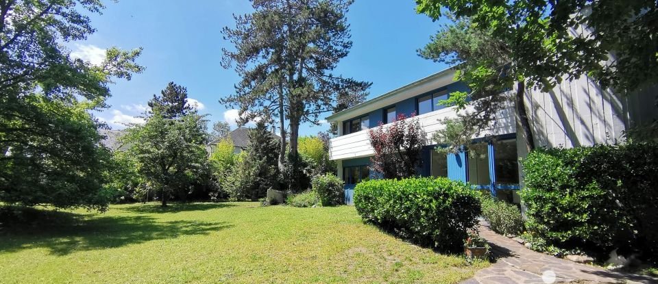 Maison 10 pièces de 265 m² à Verneuil-sur-Seine (78480)