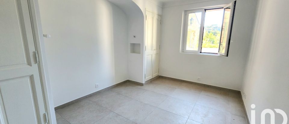 House 6 rooms of 196 m² in Le Plan-de-la-Tour (83120)