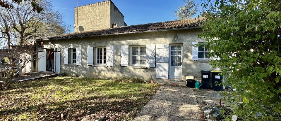 Maison traditionnelle 7 pièces de 120 m² à Monteils (82300)