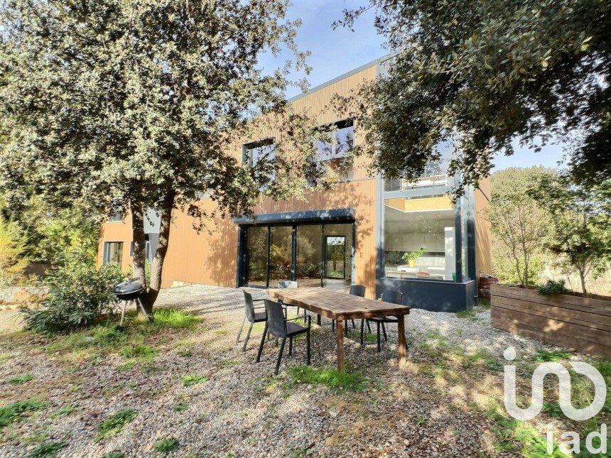 Maison 6 pièces de 190 m² à Peyrolles-en-Provence (13860)