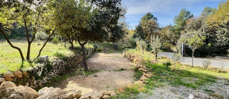 Maison 6 pièces de 190 m² à Peyrolles-en-Provence (13860)