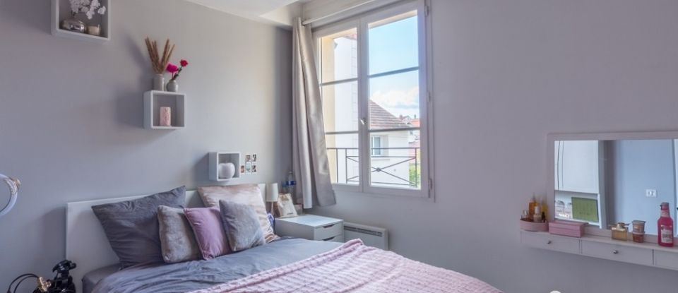 Maison de ville 6 pièces de 137 m² à Carrières-sur-Seine (78420)