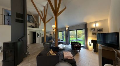 Maison traditionnelle 9 pièces de 224 m² à Vieux-Moulin (60350)