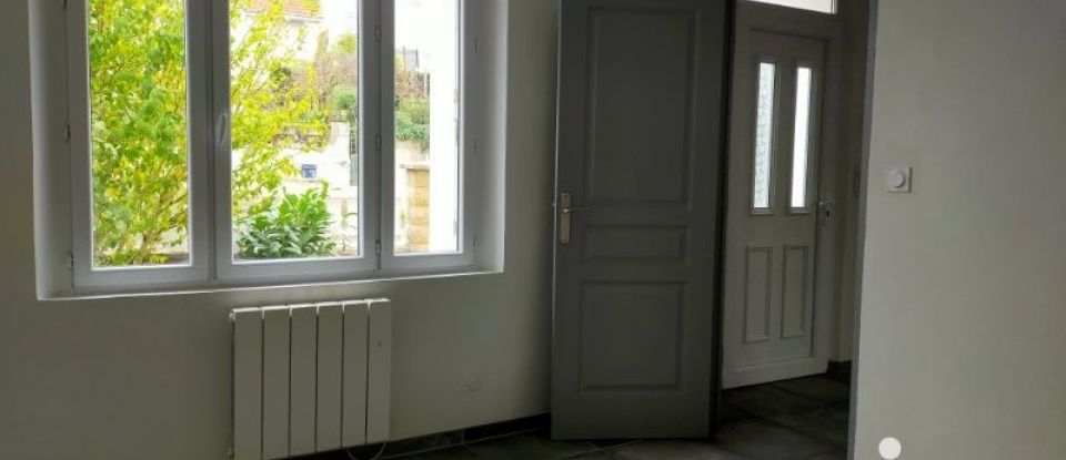 House 4 rooms of 75 m² in Loches (37600)