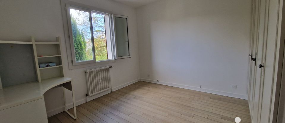 Traditional house 5 rooms of 125 m² in Poitiers (86000)