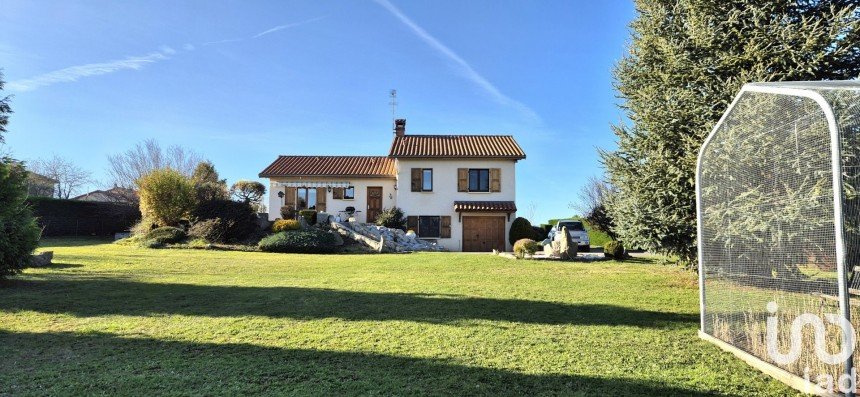 Maison traditionnelle 5 pièces de 124 m² à Saint-Hilaire-Cusson-la-Valmitte (42380)