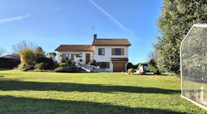 Maison traditionnelle 5 pièces de 124 m² à Saint-Hilaire-Cusson-la-Valmitte (42380)