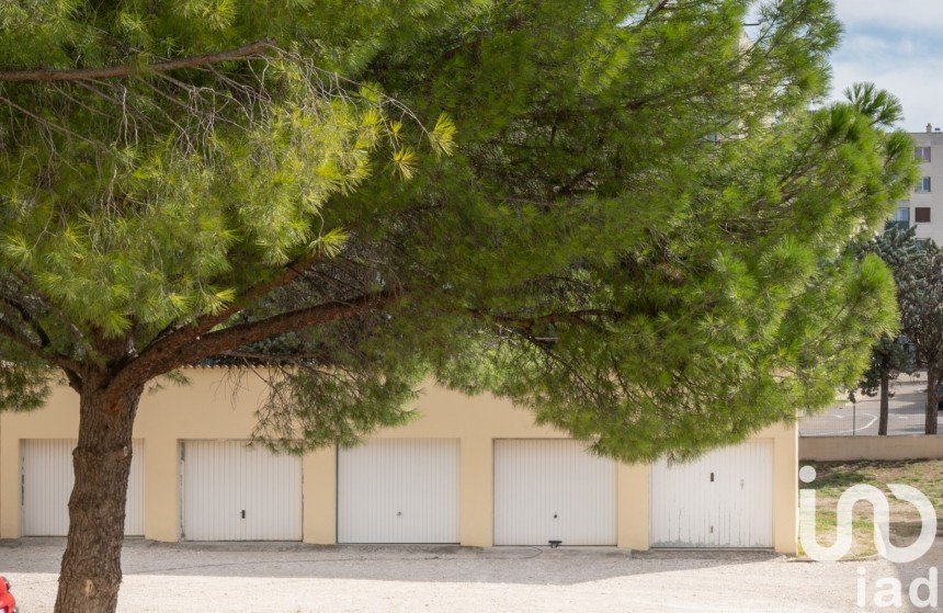 Parking/garage/box de 15 m² à Salon-de-Provence (13300)