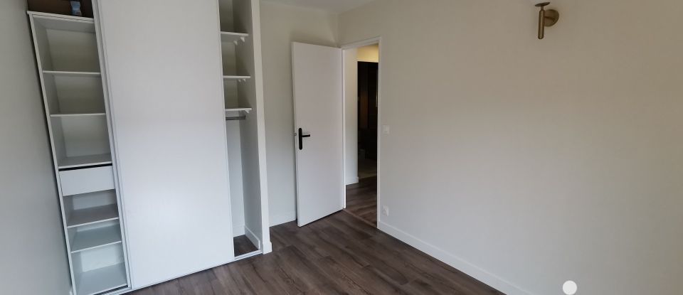 Apartment 3 rooms of 70 m² in Montigny-le-Bretonneux (78180)