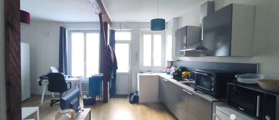 Immeuble de 68 m² à Poitiers (86000)