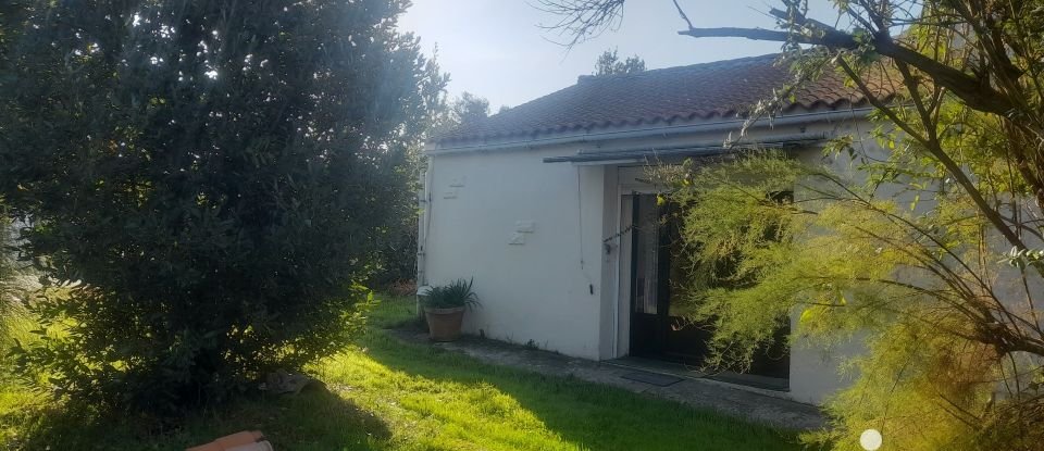 Maison 11 pièces de 119 m² à Sainte-Radégonde-des-Noyers (85450)