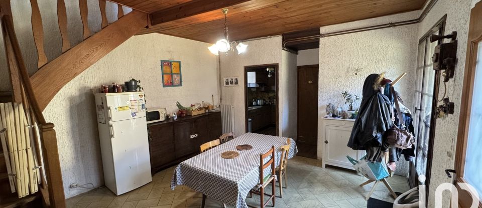 Country house 4 rooms of 121 m² in Ussel-d'Allier (03140)