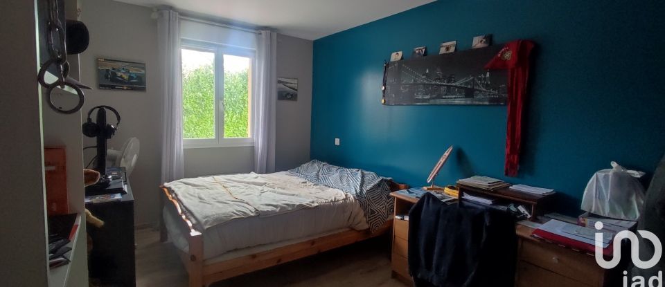 Maison 4 pièces de 130 m² à Villeneuve-sur-Allier (03460)