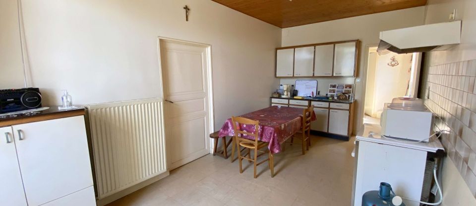 House 5 rooms of 118 m² in Antigny (85120)