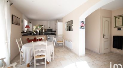 Maison 7 pièces de 205 m² à Saint-Raphaël (83700)