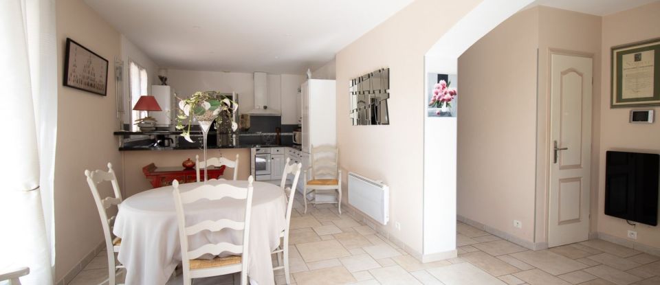 Maison 7 pièces de 205 m² à Saint-Raphaël (83700)