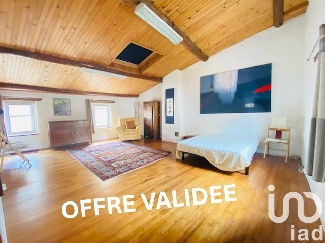 Maison 8 pièces de 200 m² à Saint-Amant-Tallende (63450)