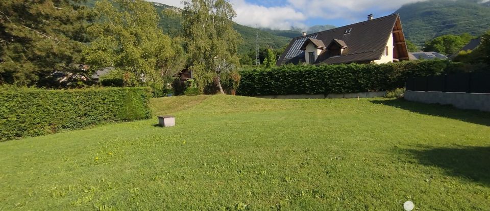 Land of 549 m² in Cruet (73800)