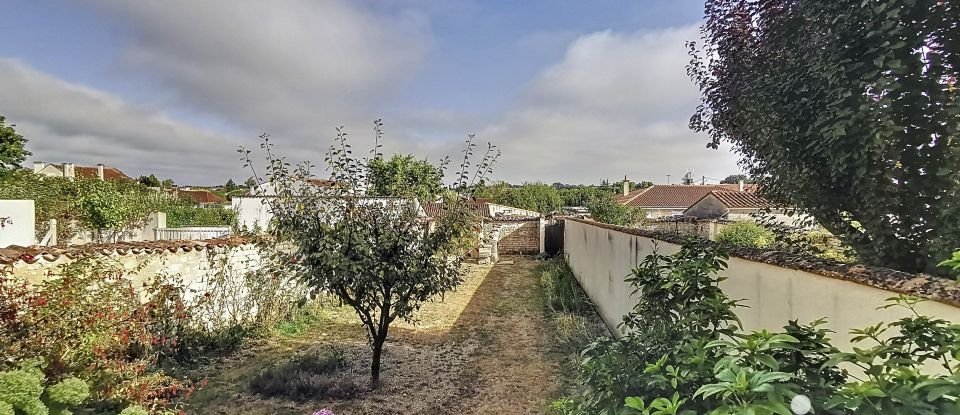 Maison 5 pièces de 92 m² à Jarnac (16200)