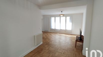 Appartement 3 pièces de 69 m² à Paris (75018)