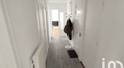 Appartement 3 pièces de 69 m² à Paris (75018)