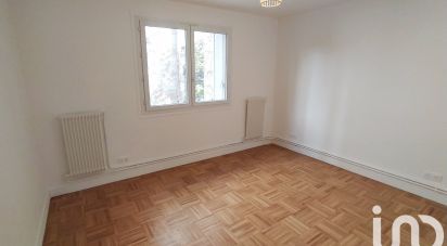 Appartement 3 pièces de 69 m² à Paris (75018)